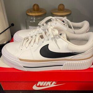 Women’s Nike Court Legacy Lift/Platform Sneakers/Shoes - Size 10 (worn once)